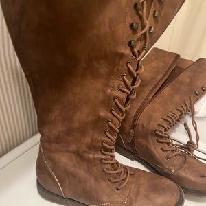 SALE Must bundle 💋 tall boots